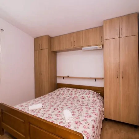 House Marko טקון